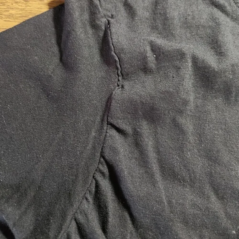 True Religion black cotton t-shirt with silver logo Size M